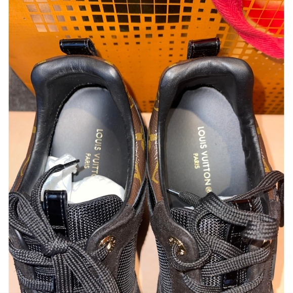 Louis Vuitton Run Away Women's Sneakers size 9-EUC - Picture 8 of 9